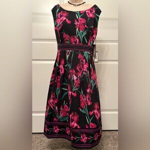 Gorgeous Spring Dress With Pockets NWT Size 14
